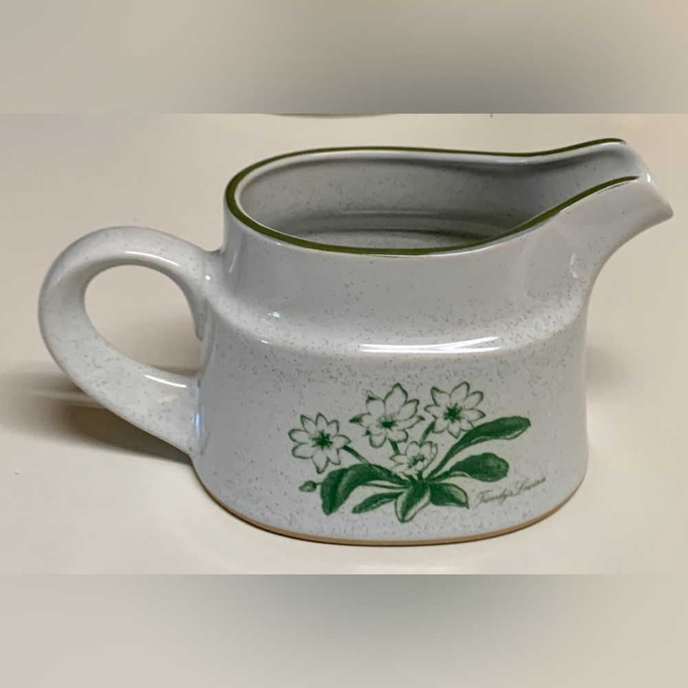 Vintage Discontinued NORITAKE Japan Stoneware Mountain Flowers Green Gravy Boat